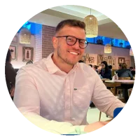 Fernando, estudante assessorado pela Total